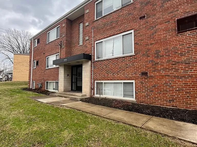 4801 Madison Rd — Photo 1