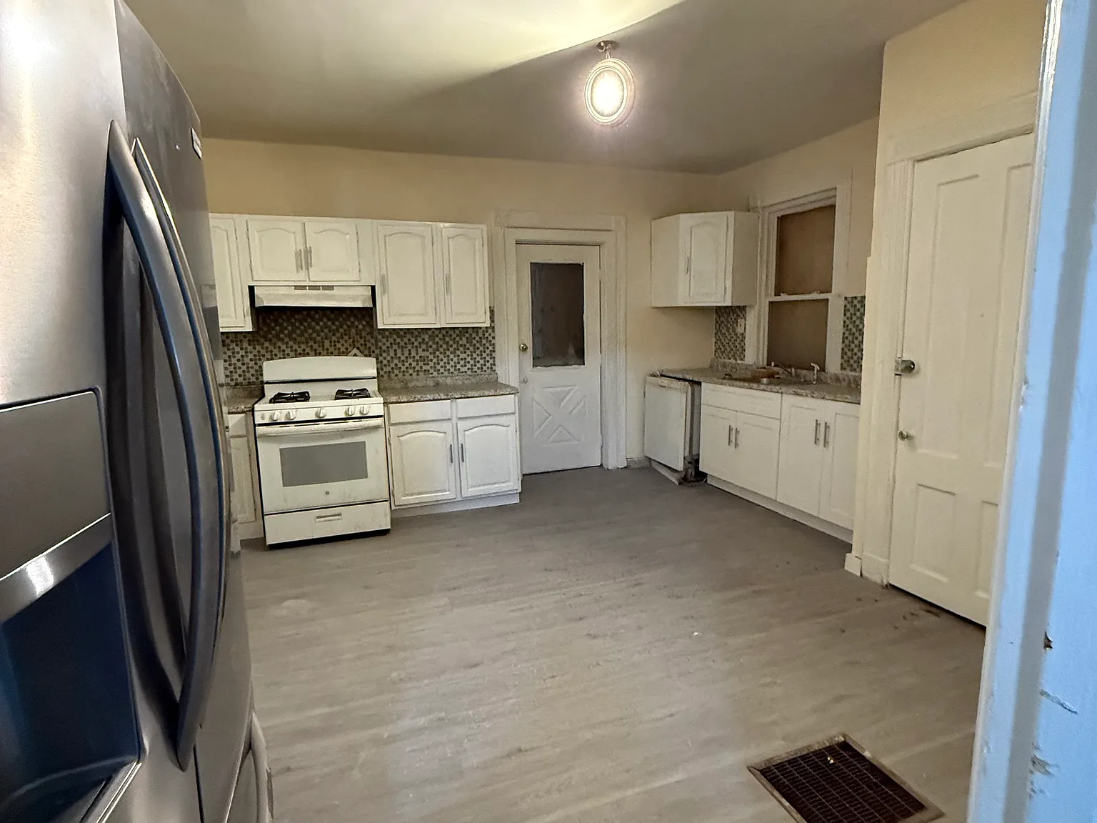 2 bed, $1,999 — Photo 1