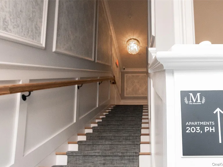 1090 New York Ave #PENTHOUSE — Photo 12
