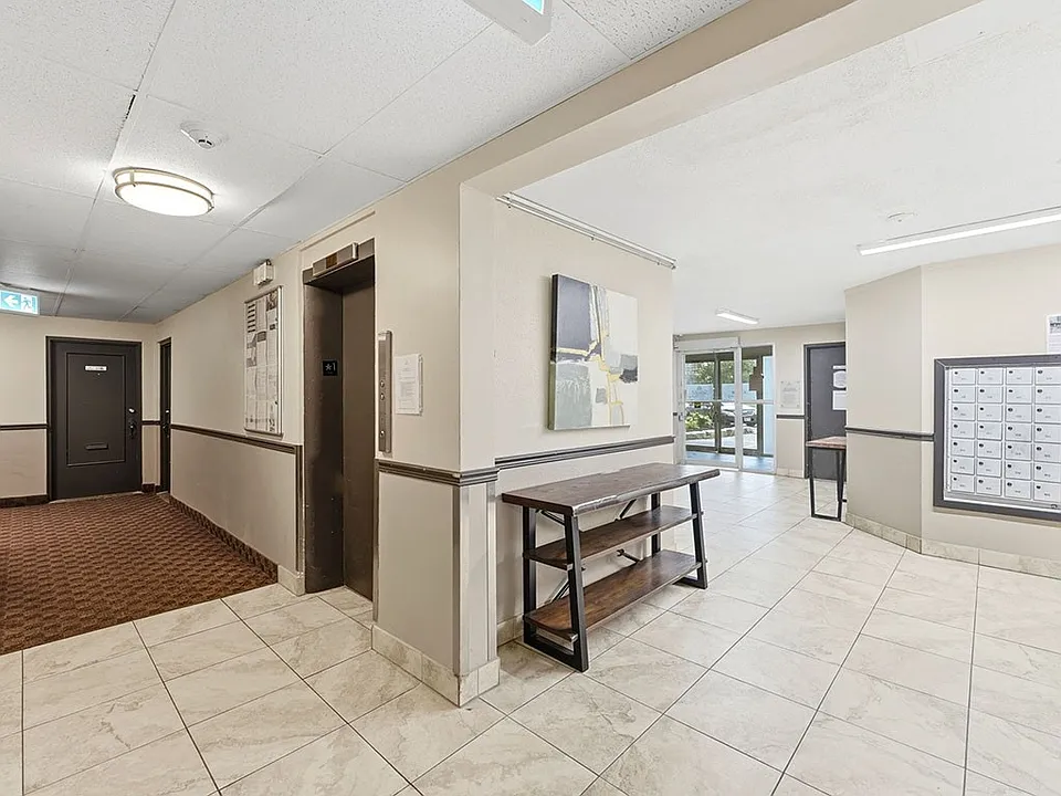 185 Berkshire Dr