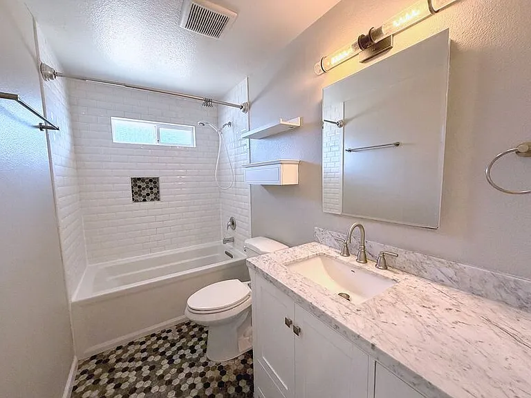 410 Crona St — Photo 11