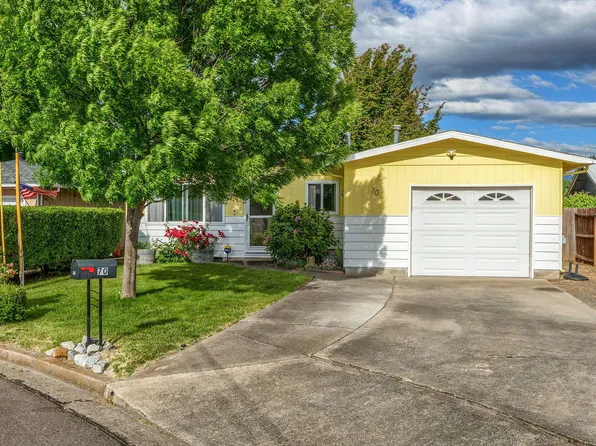 70 Ashley Pl, Central Pt, OR 97502