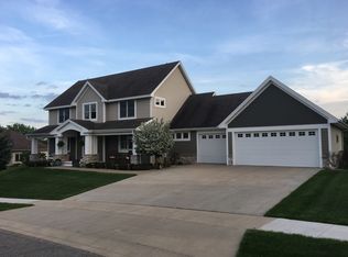 1820 Scenic Point Ln SW, Rochester, MN 55902