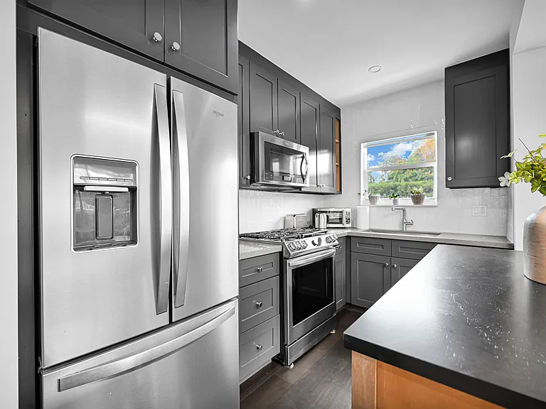 150 NE 50th Ter — Photo 48