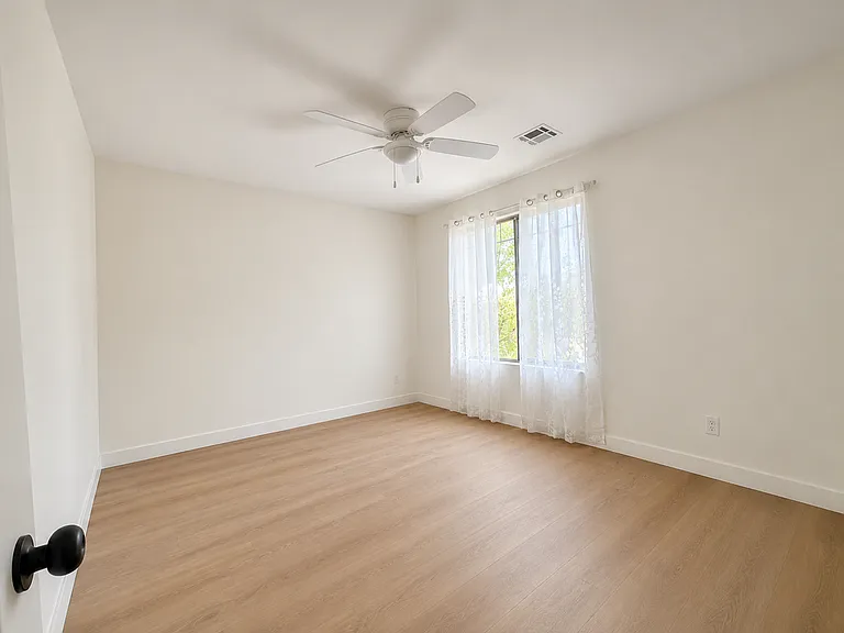 9541 W Frank Ave — Photo 22