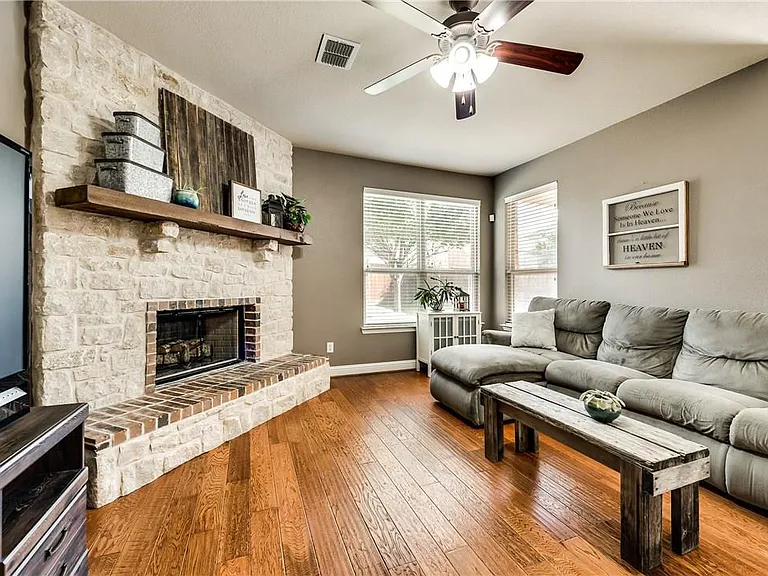 3824 Jeanette Ln — Photo 6