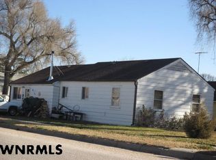 607 E 11th St, Bridgeport, NE 69336
