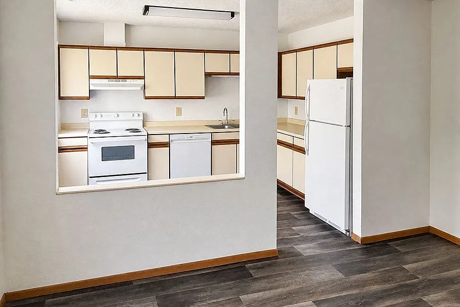 300 6th Ave SW