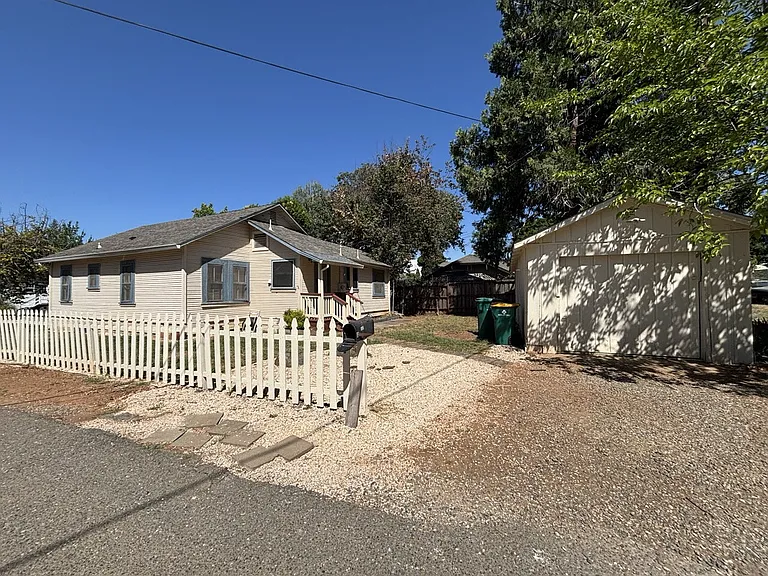 582 Olivene Ct — Photo 17