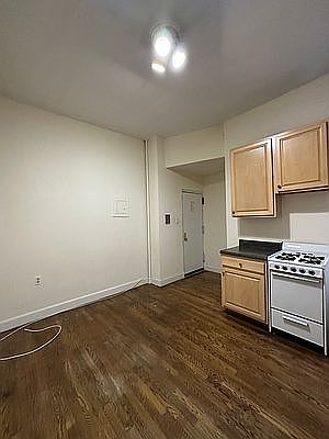 1st image of 208 E 7th St APT 1
