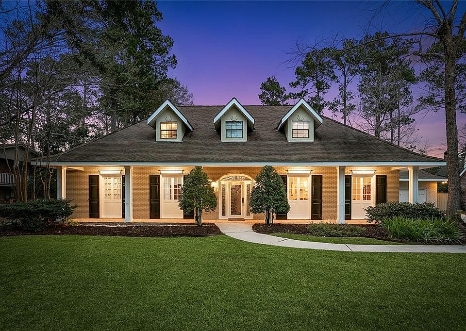 1st image of 553 Beau Chene Dr