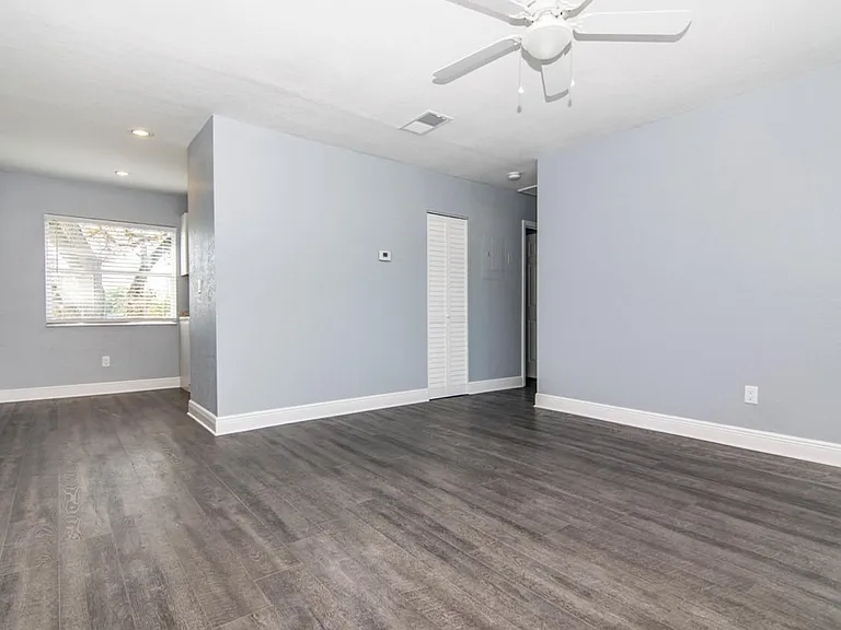 107 Karde Ln #F — Photo 3