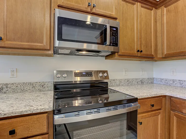 605 Summit Point #A — Photo 20