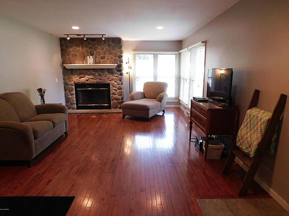 2nd image of 67 Birchwood Ave