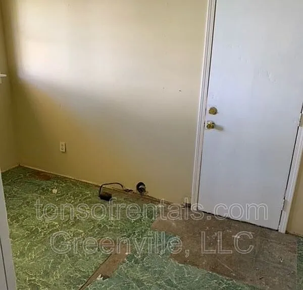 205 Curry St — Photo 9