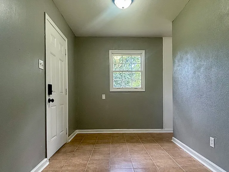 203 Larosa Rd — Photo 3