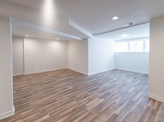 5th image of 4853 N Kenmore Ave #B