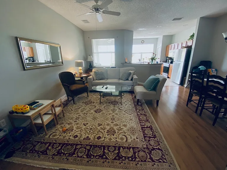 639 Vallance Way NE — Photo 7