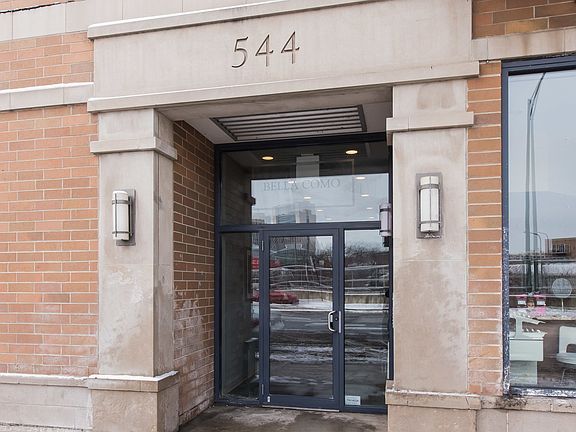 Walking distance to the East Bank Club, the new Riverwalk, parks and more.  While the address is on 
