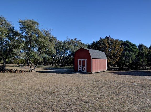 3rd image of 988 Estates Dr