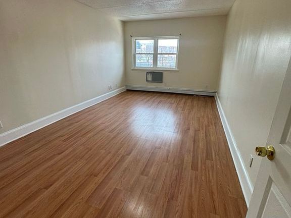 3rd image of 1464 Minford Pl #3A