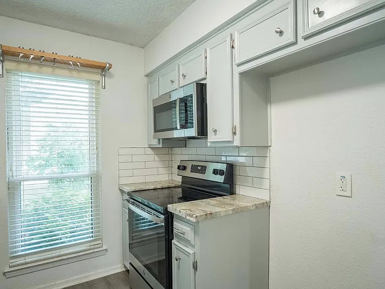 2722 Westchester Dr #2722 — Photo 14
