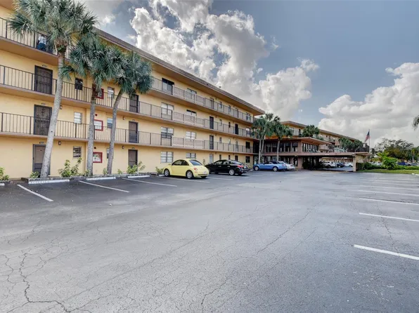 9370 SW 8th Street #304, Boca Raton, FL 33428