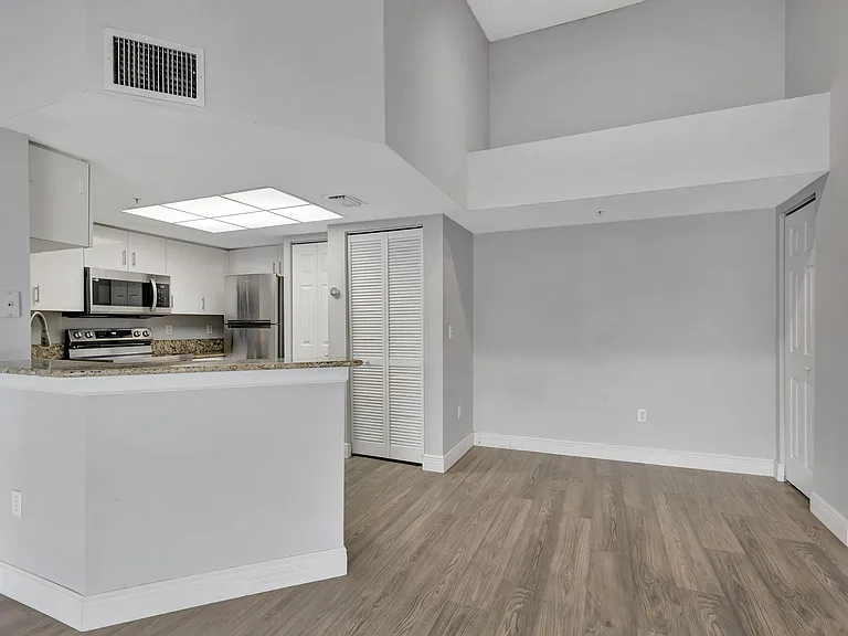 600 Crestwood Ct N #609 — Photo 7