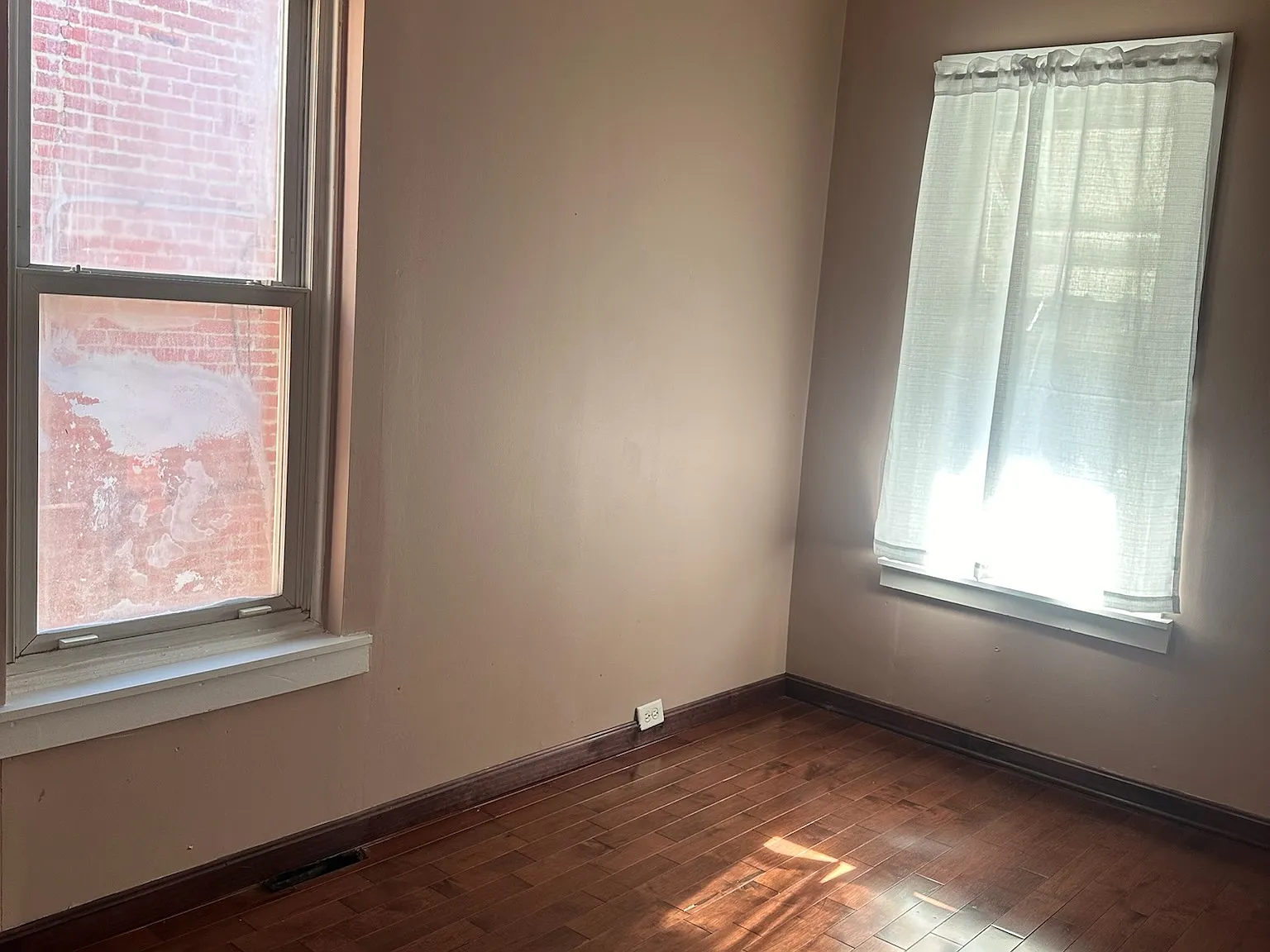5 bed, 1396 sqft, $1,900 — Photo 4