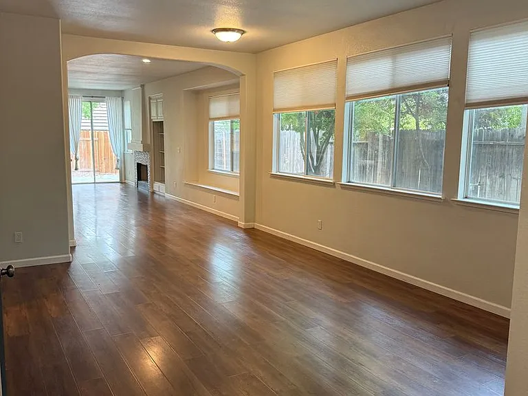 108 Robinson Ct — Photo 9