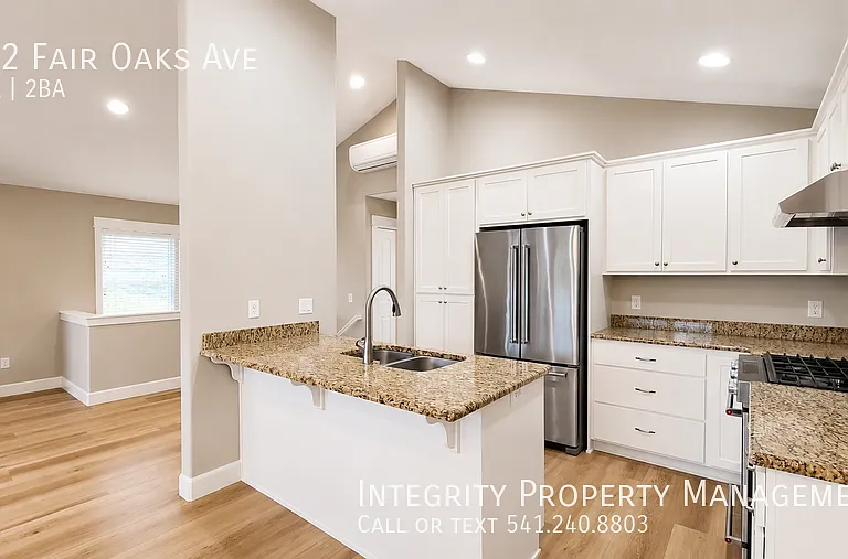 562 Fair Oaks Ave — Photo 8