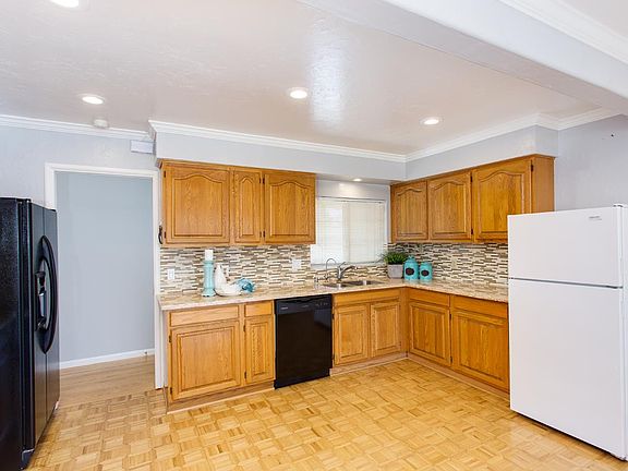 4th image of 5191 Camden Ave