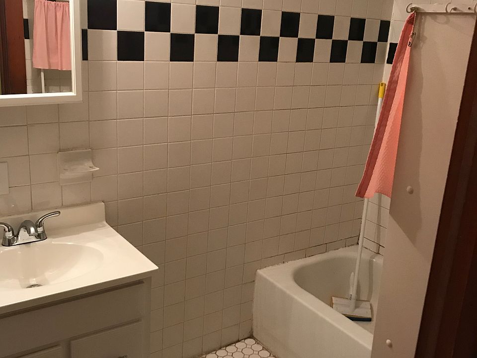 1st image of 141 Carpenter St