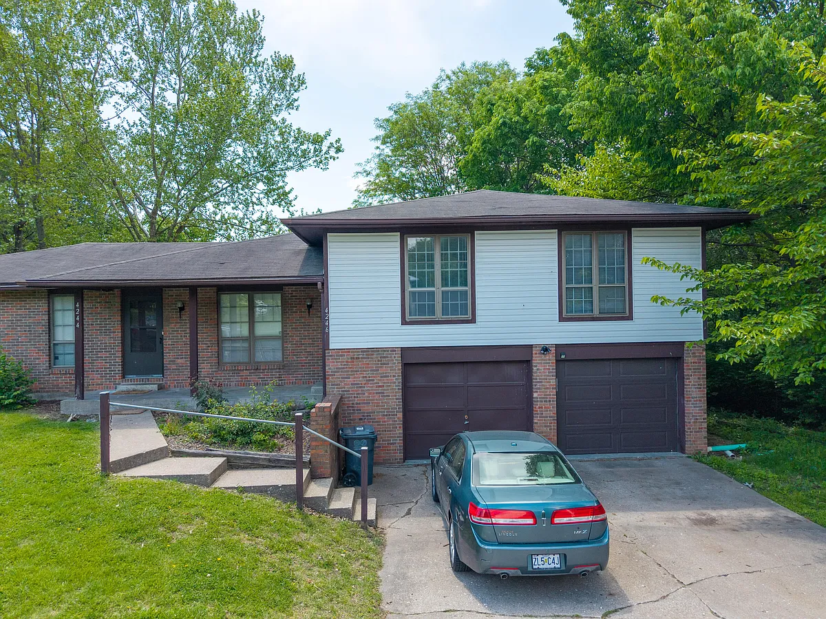 Building Photo - 4246 E Santa Anna Dr
