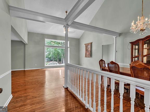 4th image of 65 Pointe View Ct