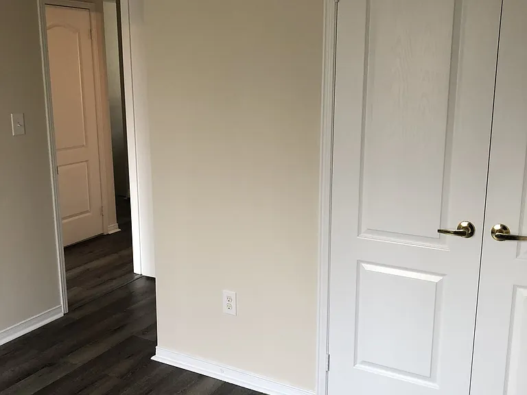 27 Nassau St #2 — Photo 10