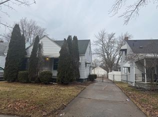 19709 Washtenaw St, Harper Woods, MI