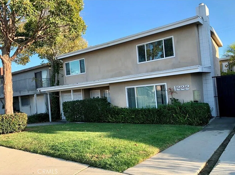 2 bed, 1.5 bath, 1000 sqft, $2,970 — Photo 1