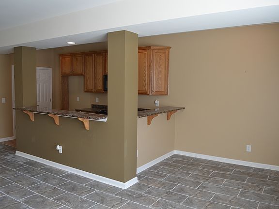 3rd image of 110 Jasmine Ct