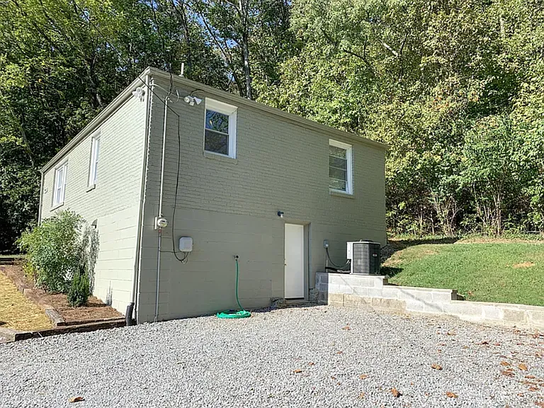 7953B Charlotte Pike — Photo 2