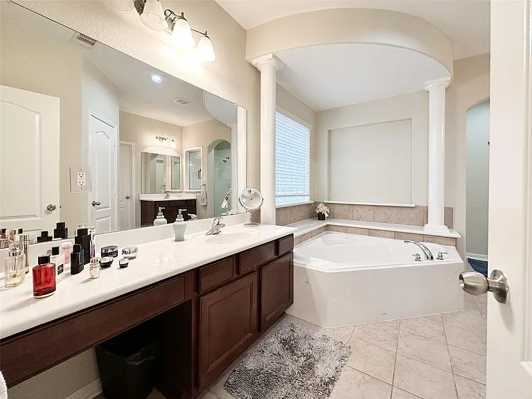 6118 Coastal Grove Ln — Photo 17