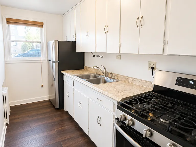 Cleveland/Niles Apartments — Photo 6