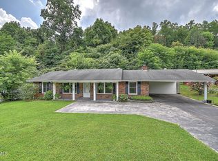 1747 Forest View Dr, Kingsport, TN 37660