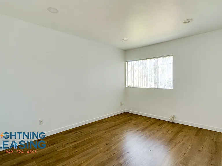 14227 Gilmore St #102 — Photo 6