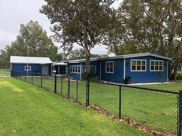 1st image of 2 Louisa Dr