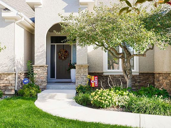 4th image of 10013 Millstone Dr