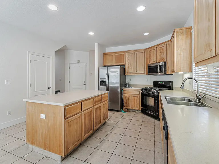 118 Copper Beech Gln — Photo 12