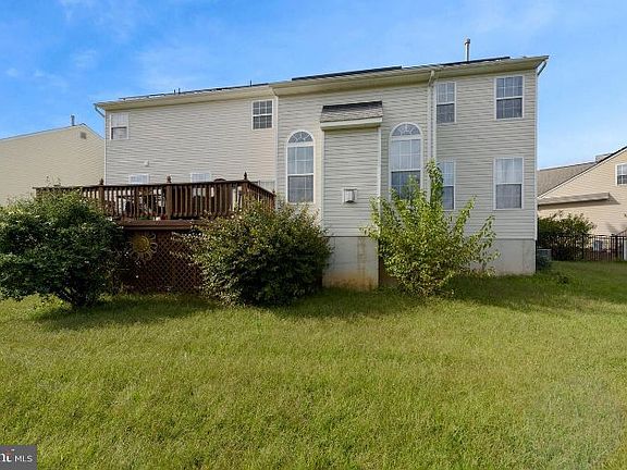 3rd image of 808 Spain Ct