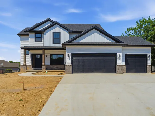 256 Karagen Cir, Germantown Hills, IL 61548