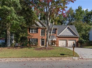 575 Kingsport Dr, Roswell, GA 30076